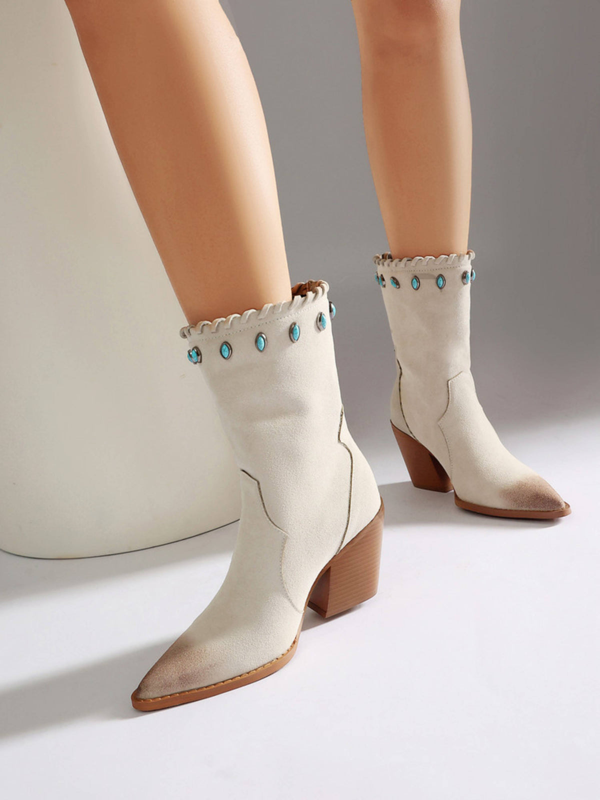 Damskie botki kowbojskie kremowe pointy toe z nitami turkusowymi plus size