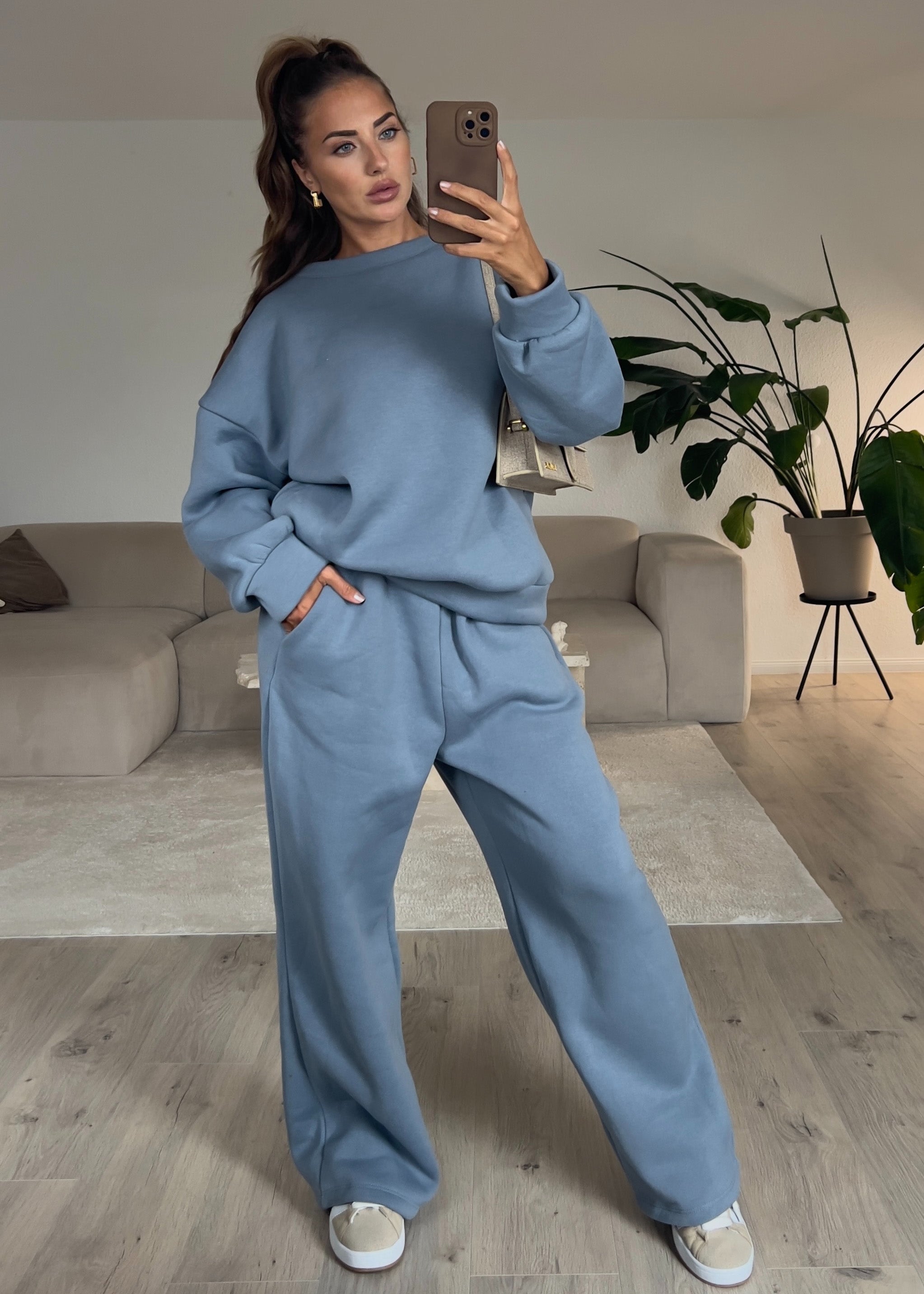 Sie - Modny dres dla kobiet - Komplet sportowy