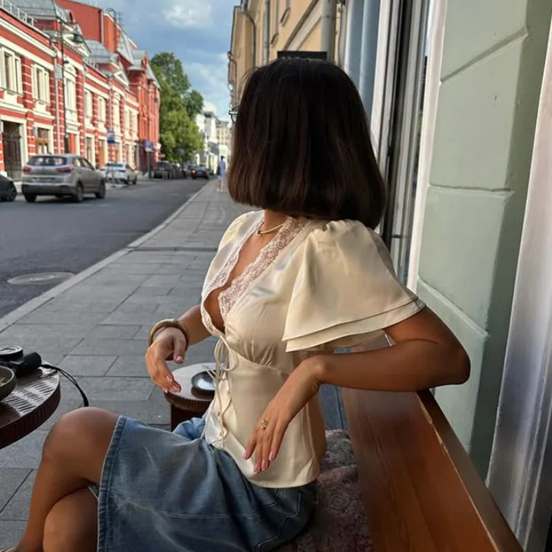 Bluzka damska na lato | Koronkowa, V-dekolt, krótki rękaw