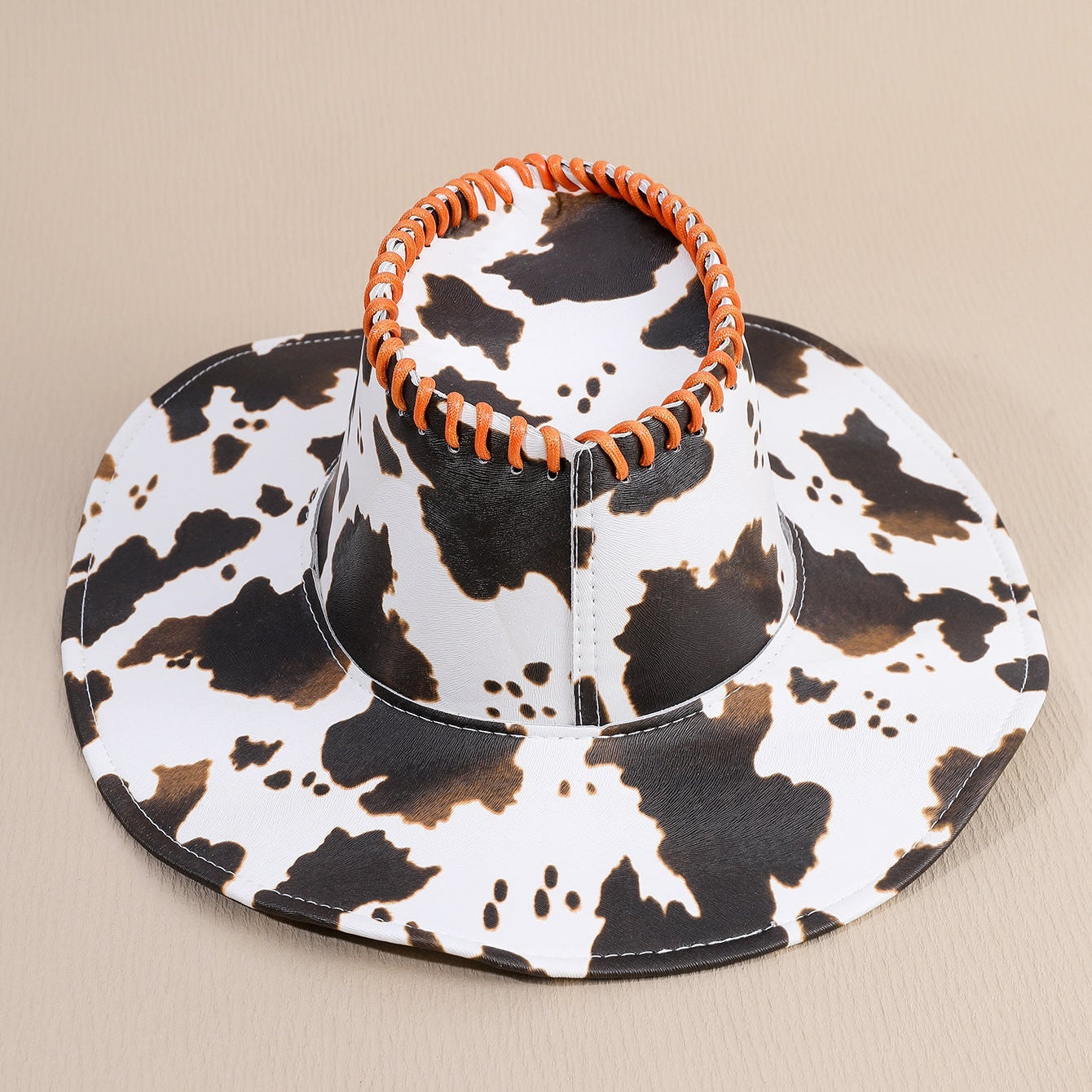 Damski kapelusz kowbojski z kreatywnym nadrukiem i dekoracyjnym - vivano - warszawa
