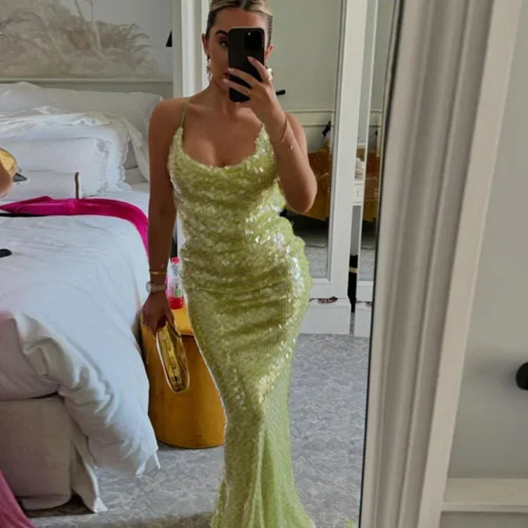 Długa błyszcząca sukienka z cekinami i odkrytymi plecami - vivano - warszawa