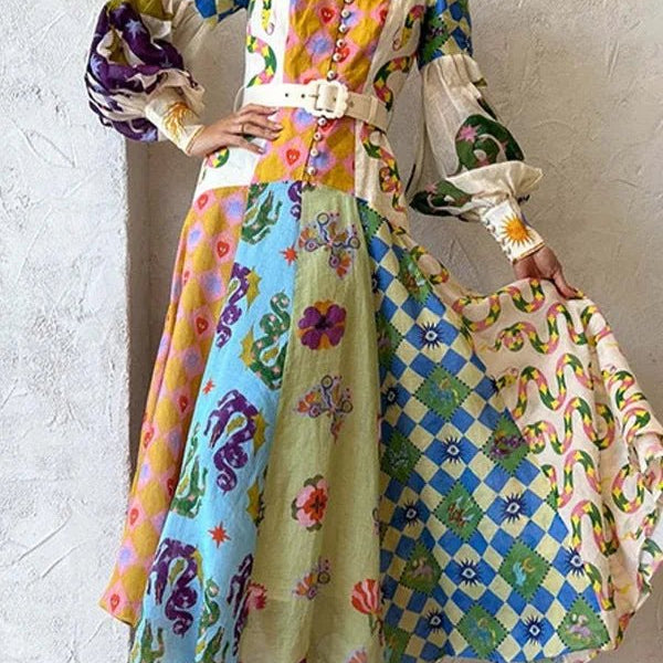 Długa koszulowa sukienka z kolorowym nadrukiem i paskiem – artystyczny styl na lato - vivano - warszawa