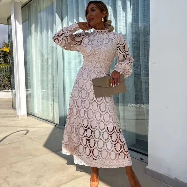 Elegancka koronkowa sukienka midi z długim rękawem - vivano - warszawa