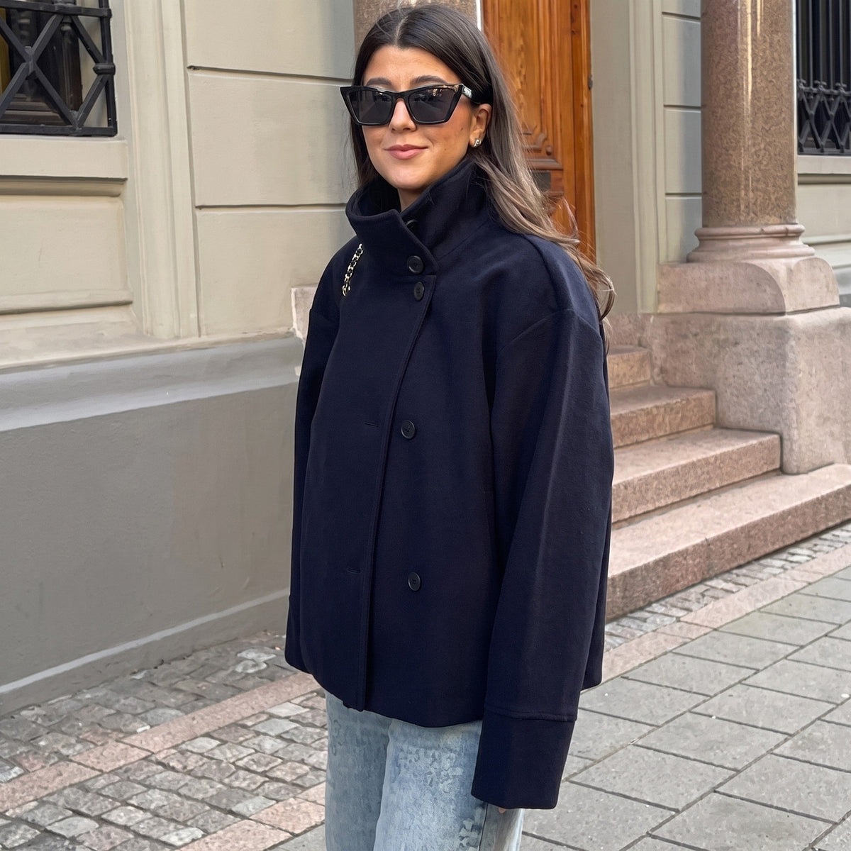 Damska kurtka oversized ze stójką i guzikami luźny boxy krój