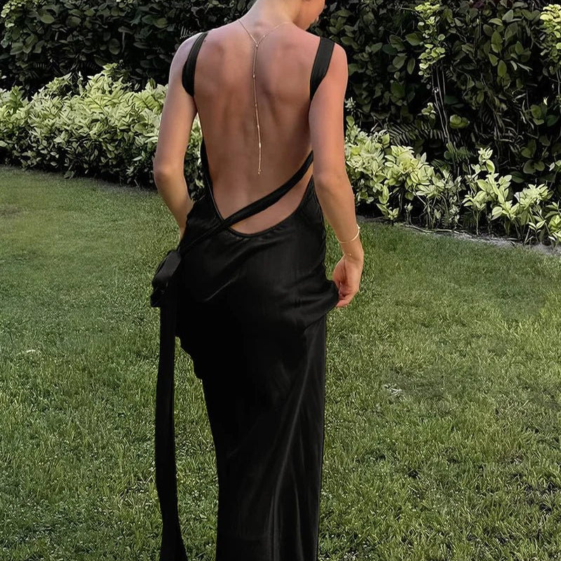 Jednorzędowa Satynowa Koszula z Odkrytymi Plecami – Elegancka i Zmysłowa - vivano - warszawa