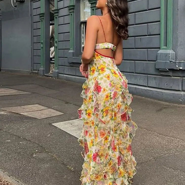 Zwiewna długa sukienka z falbanami i cienkimi ramiączkami - vivano - warszawa