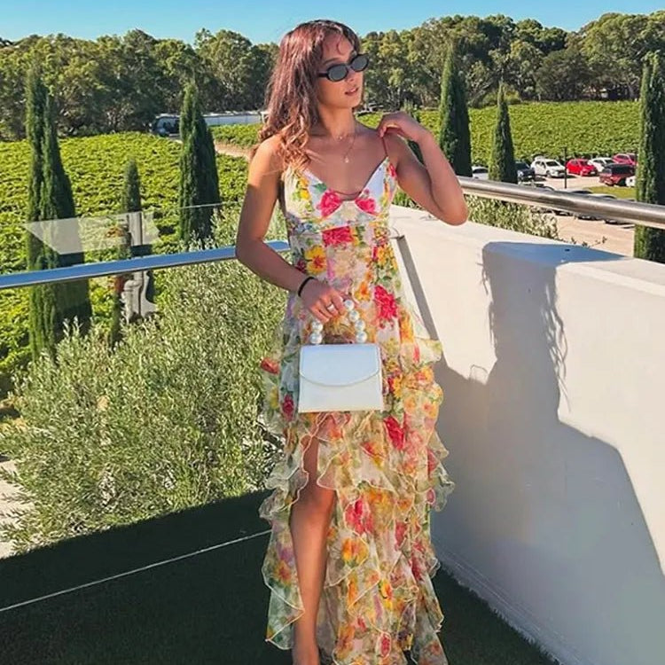 Zwiewna długa sukienka z falbanami i cienkimi ramiączkami - vivano - warszawa