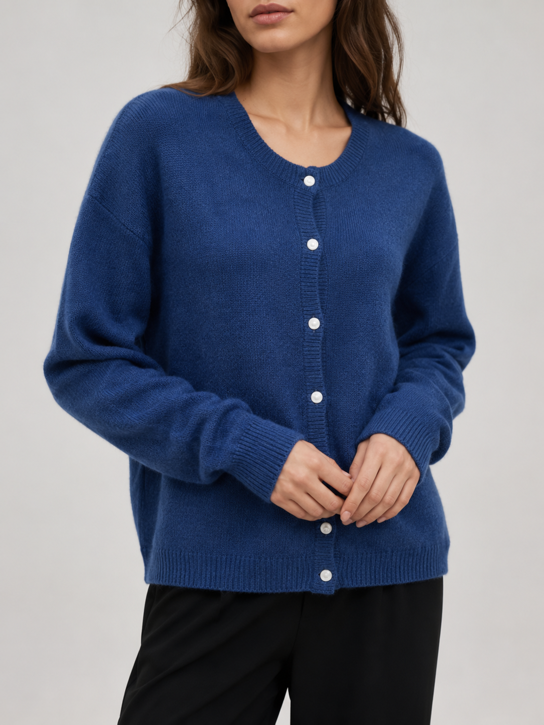 Damski kardigan | Miękki sweter, zapinany | Okrągły dekolt