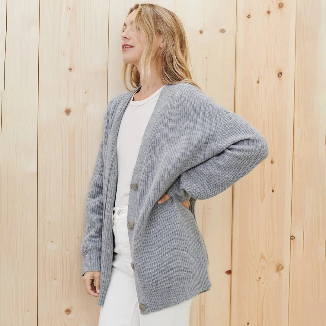 Damski kaszmirowy kardigan oversize w luźnym minimalistycznym fasonie