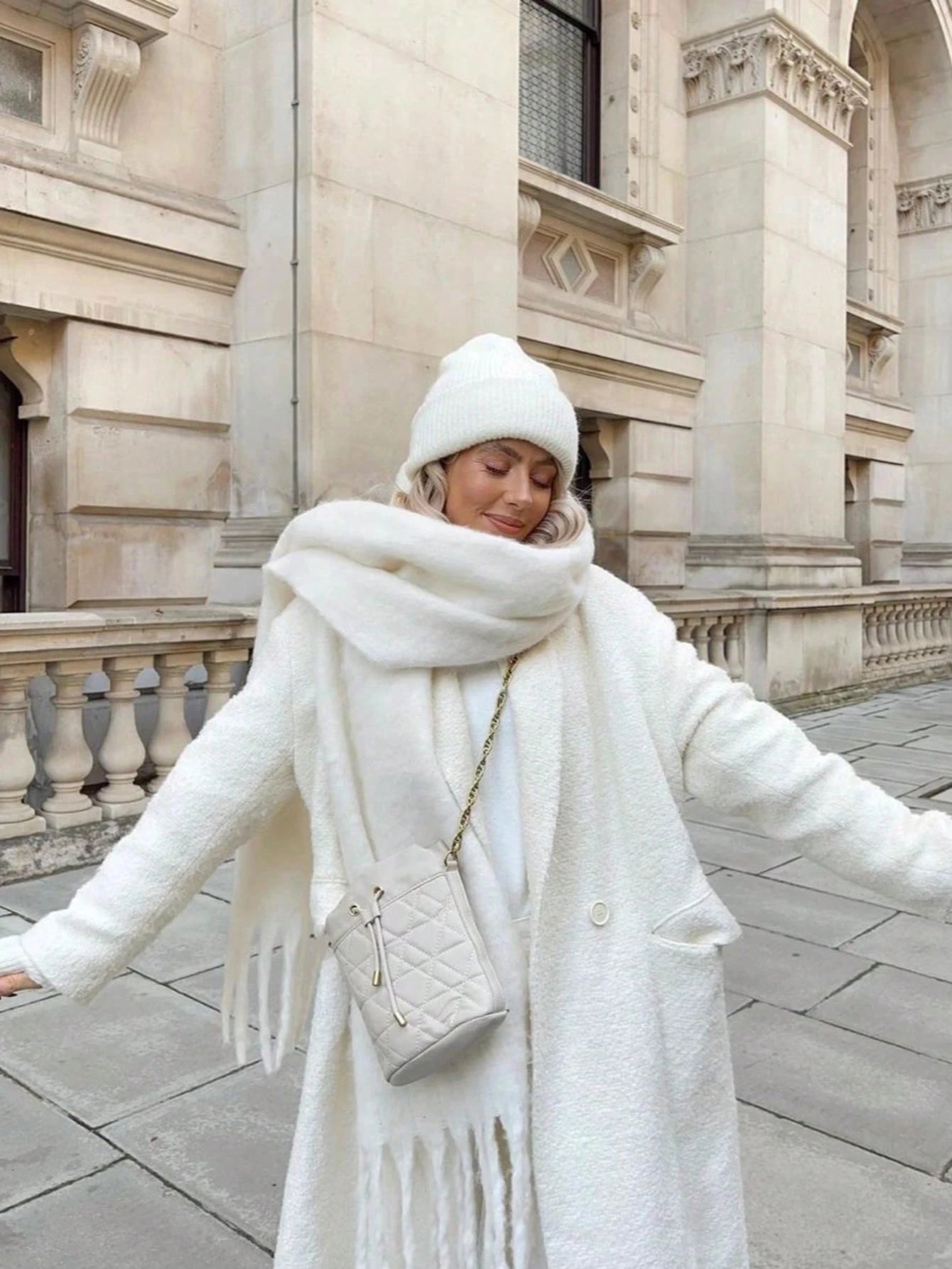 Damski kaszmirowy szalik zimowy z frędzlami w jednolitym kolorze