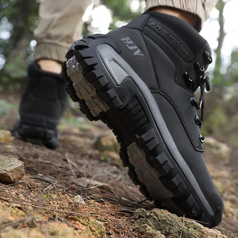 Męskie wysokie buty trekkingowe - antypoślizgowe - do pracy na zewnątrz