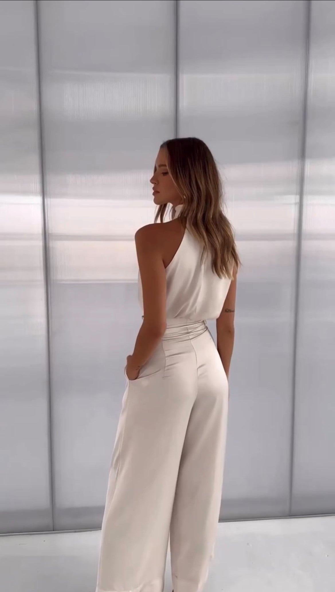 Dwuczęściowy Satynowy Komplet | Halter Top i Szerokie Spodnie