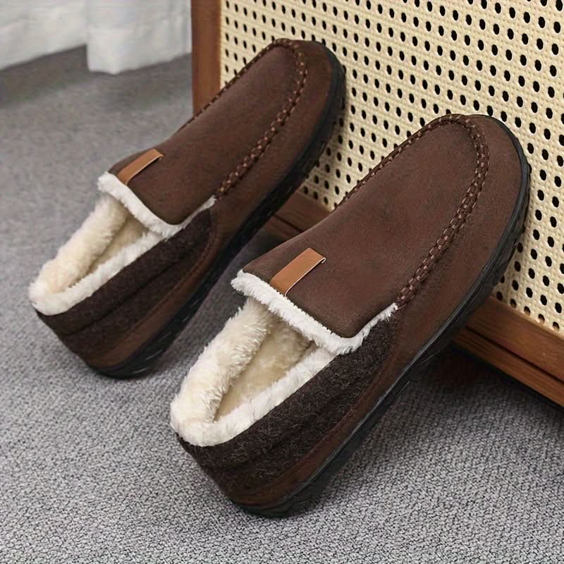 Męskie kapcie wełniane loafer w klasycznym kroju do użytku domowego