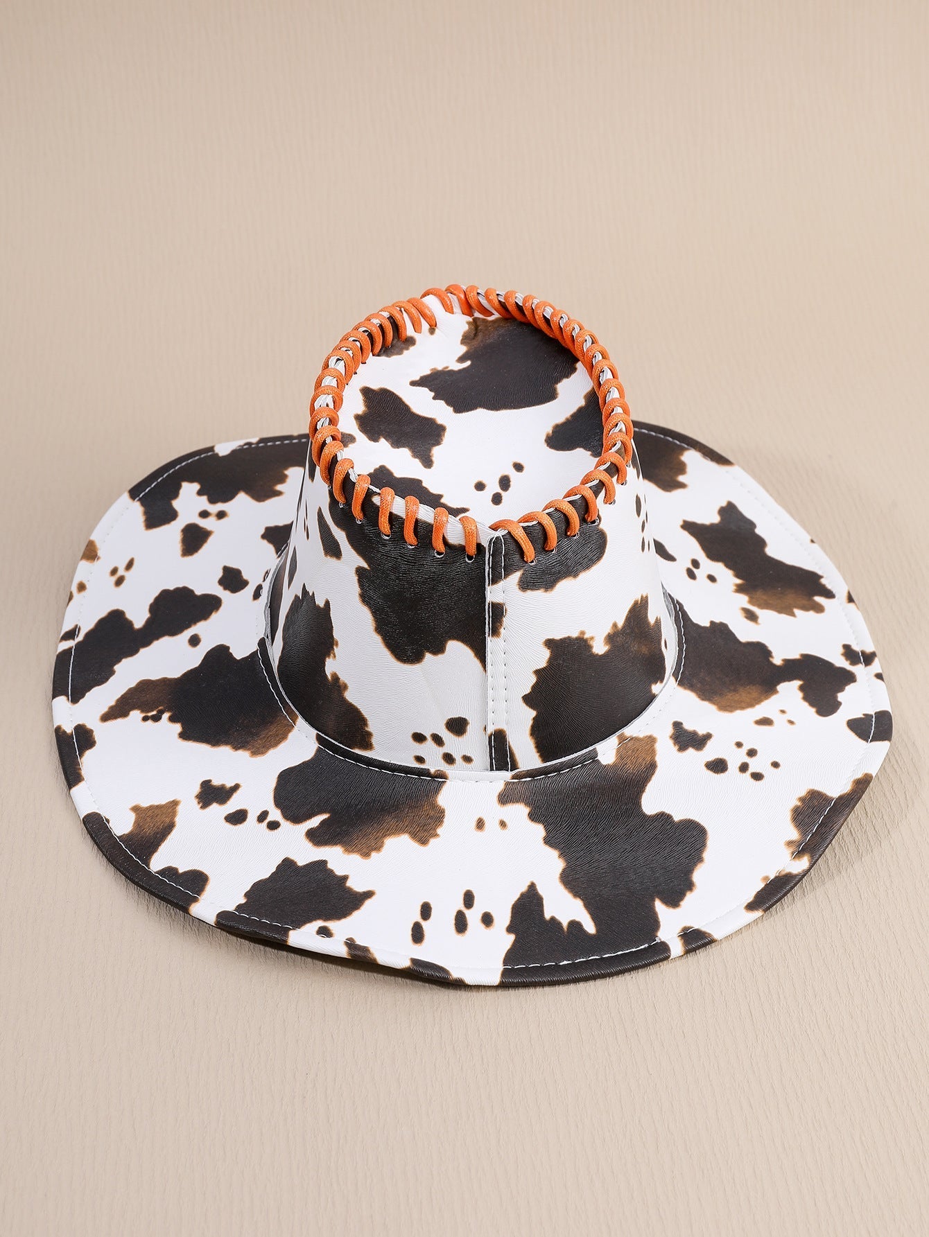 Damski kapelusz kowbojski z kreatywnym nadrukiem i dekoracyjnym - vivano - warszawa