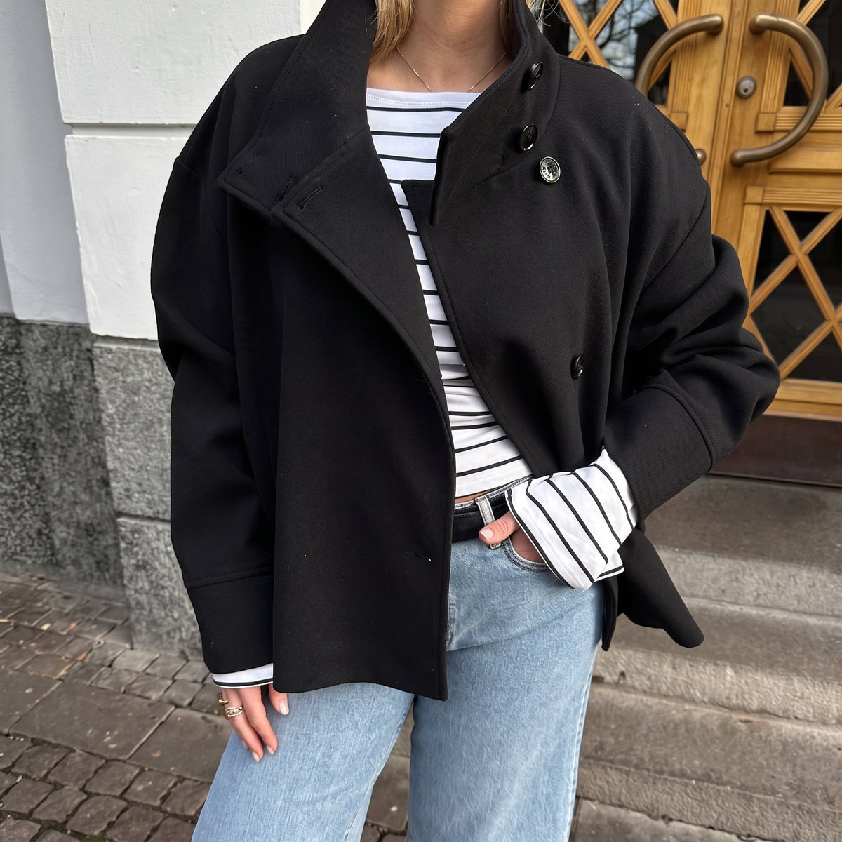 Damska kurtka oversized ze stójką i guzikami luźny boxy krój