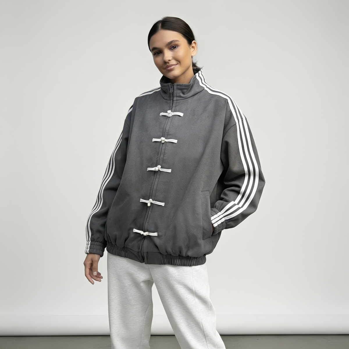 Damska bluza dresowa retro sportowa z guzikami i kontrastującymi paskami