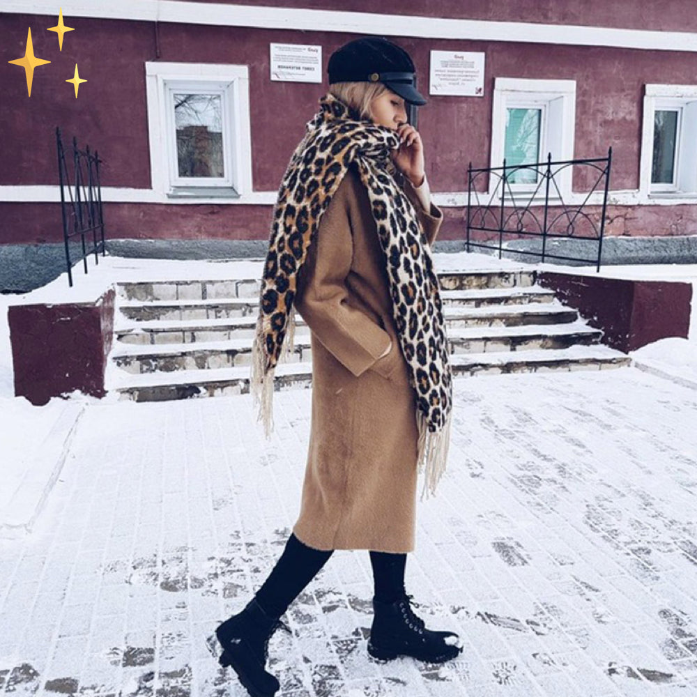 Damski szalik dzianinowy wzór leoparda zimowy