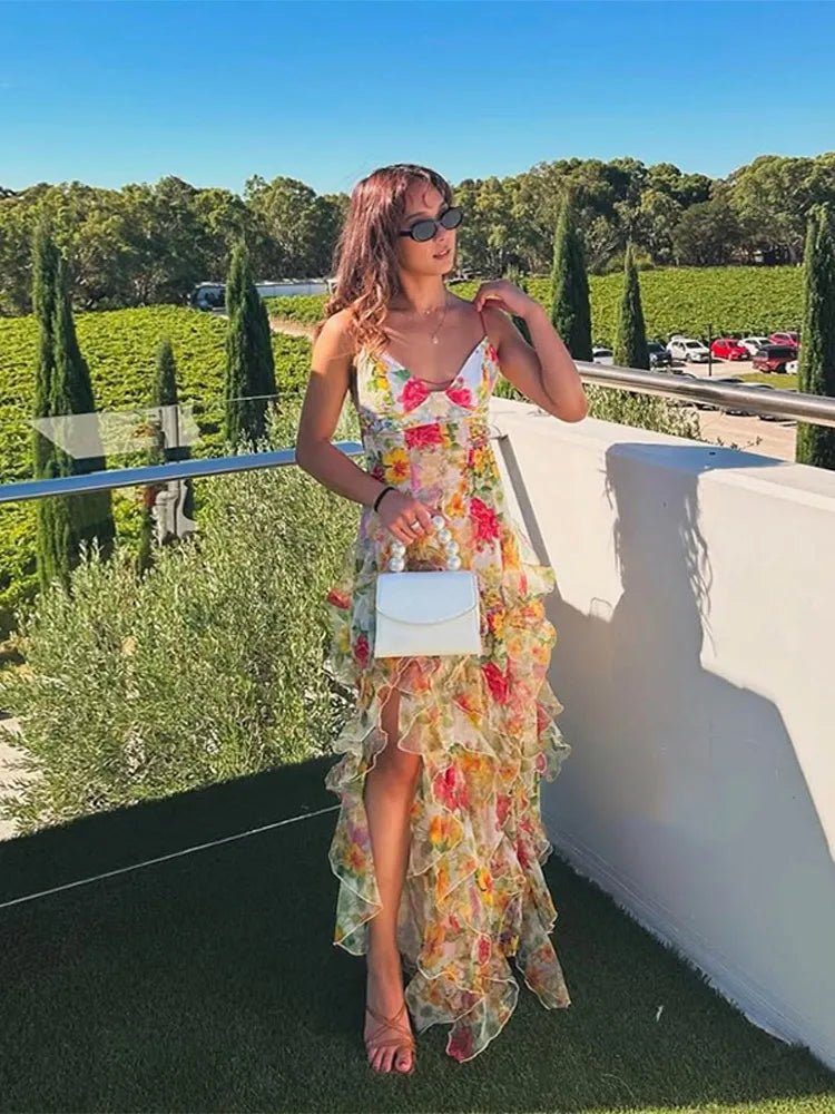 Zwiewna długa sukienka z falbanami i cienkimi ramiączkami - vivano - warszawa